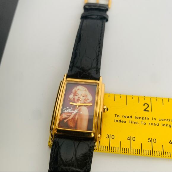 1995 Marilyn Monroe Fossil Watch and Wood Picture Box main image 11